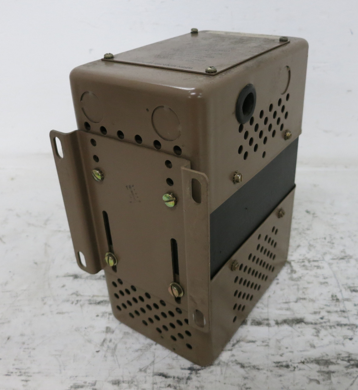 SOLA CVS 63-23-125-4 250VA Constant Voltage Transformer 120V MCR Power Regulator (DW7696-1)