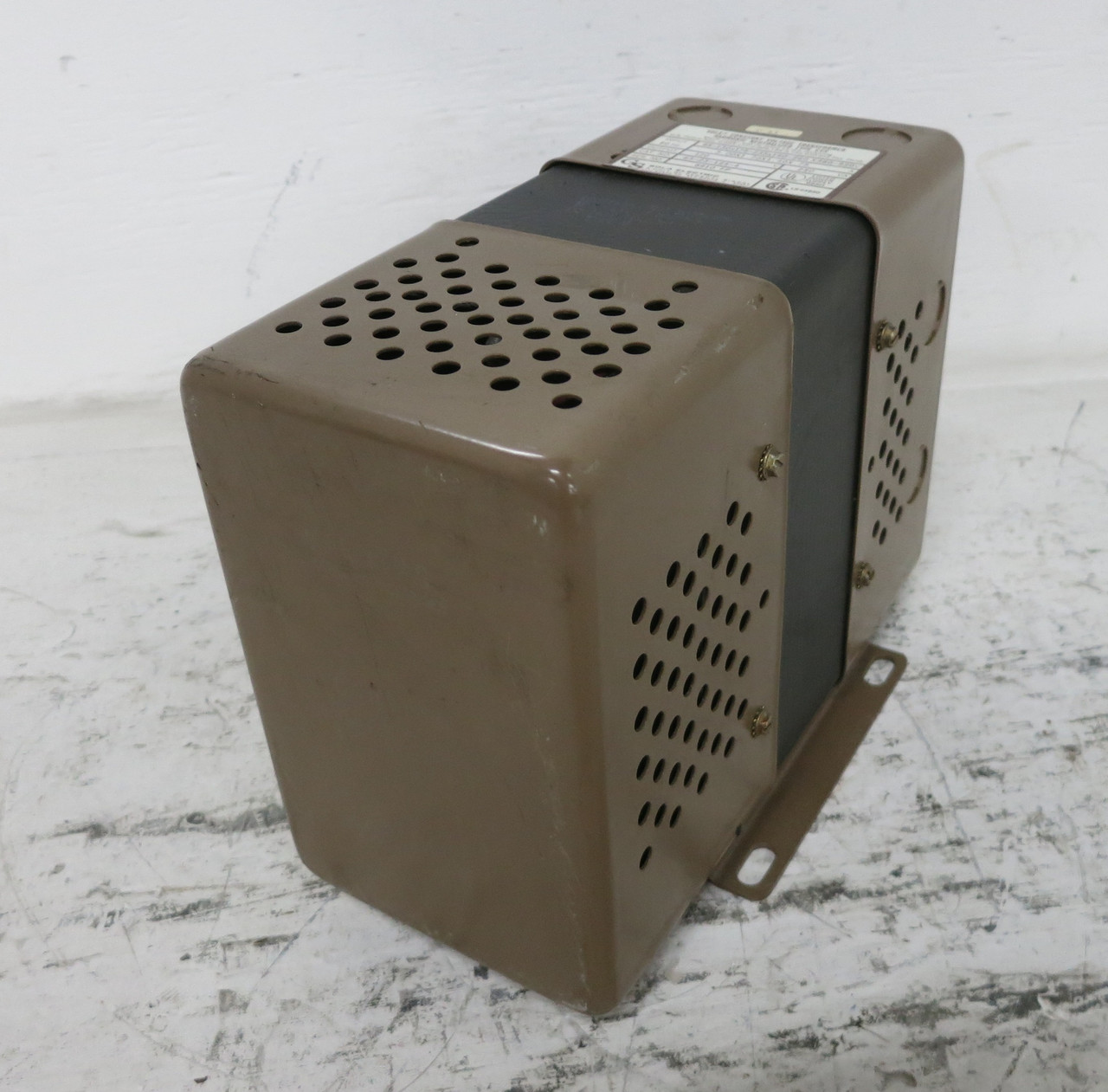 SOLA CVS 63-23-125-4 250VA Constant Voltage Transformer 120V MCR Power Regulator (DW7696-1)