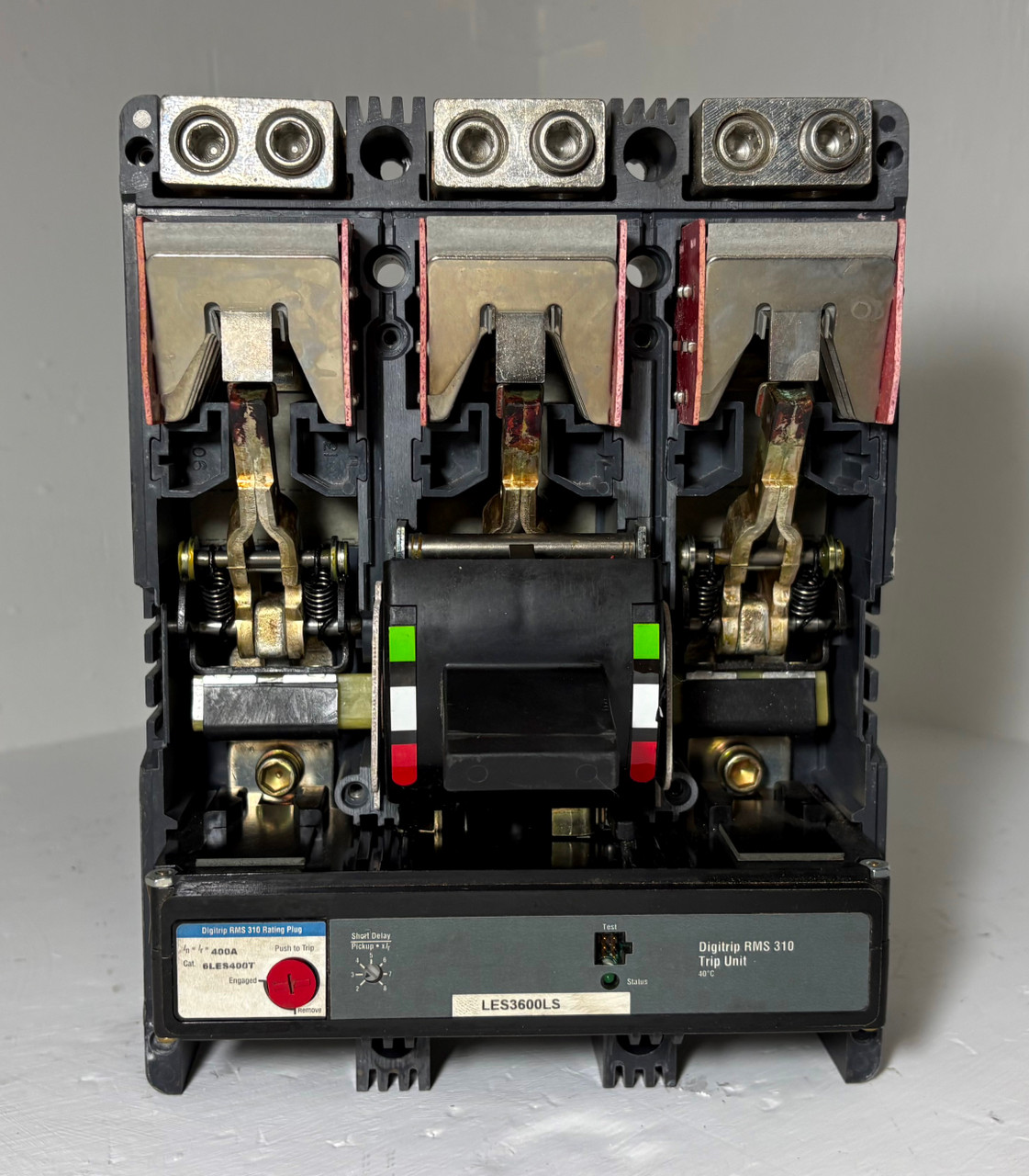 Cutler-Hammer HLDB3600FT33W 600A Circuit Breaker Red w/ 400 Amp Plug HLDB 65k 3P (EM5710-1)