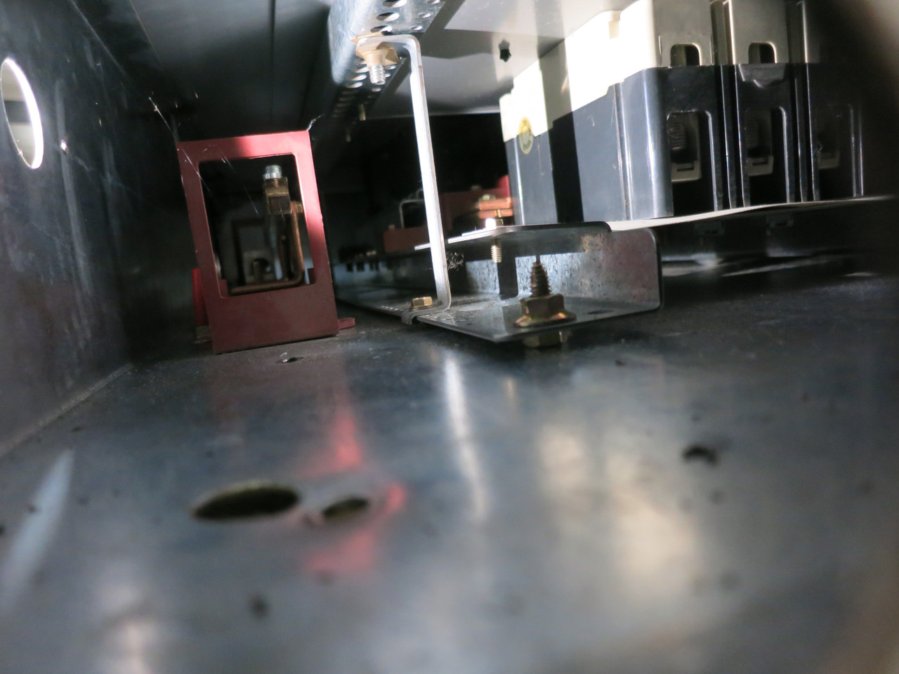 Eaton 150A 240V PRL-1a Main Breaker Panel Board 3PH 4W 150 Amp Pow-R-Line ED3150 (DW7710-1)