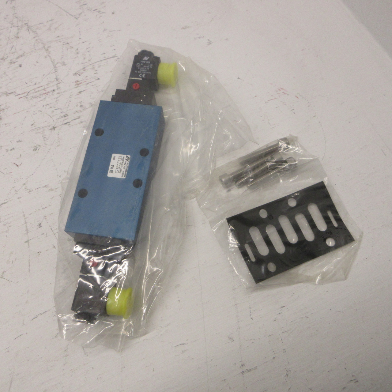 NEW Automatic Valve I4500CBXDX-AAAD Pneumatic Solenoid Valve 7019-9AA w Hardware (AH0823-2)