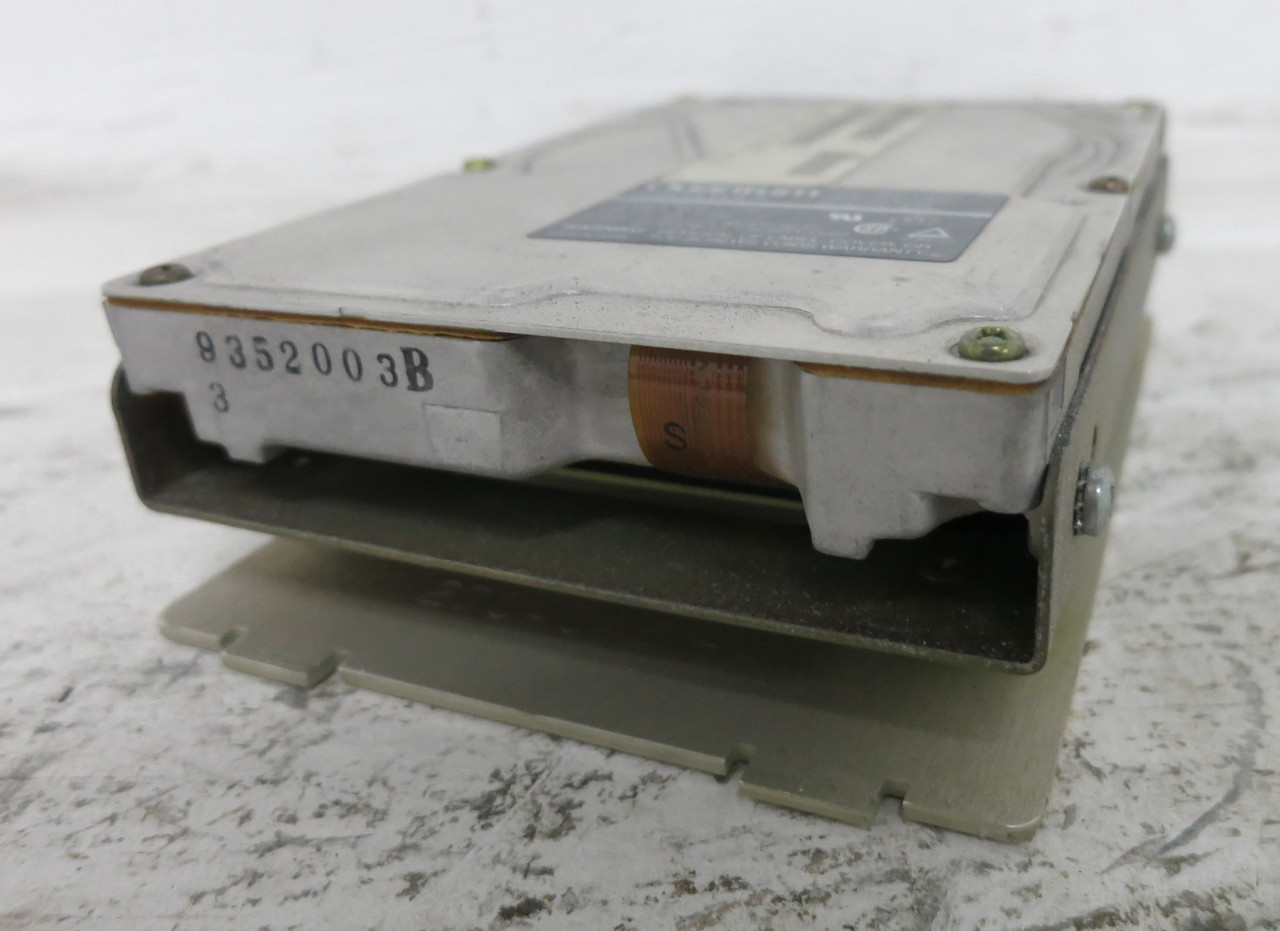 Quantum ProDrive ELS RE23M-EA Hard Drive 127 MB Disc Drive 5/12V 230 mA (DW7717-1)