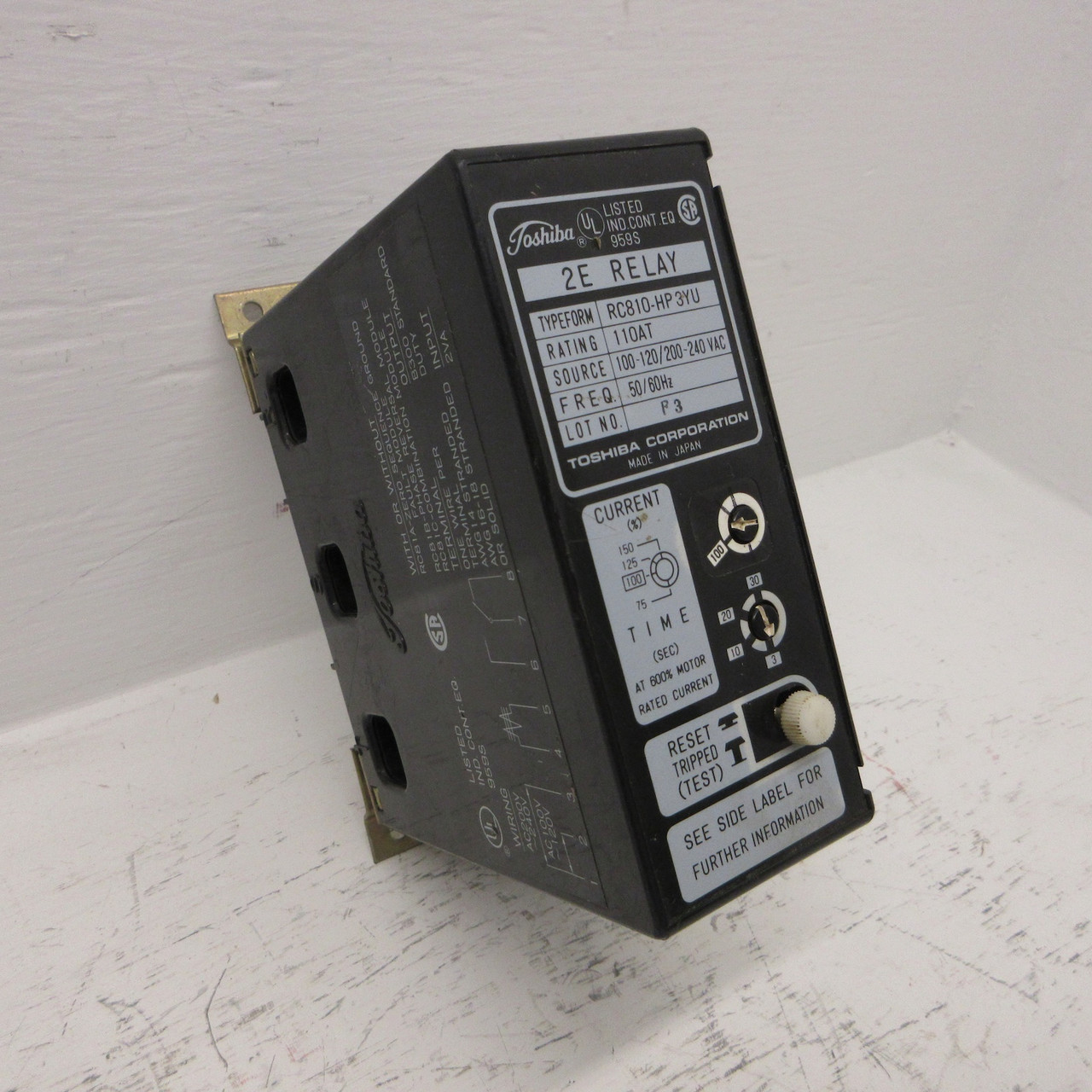 Toshiba Corporation RC810-HP3YU 2E Relay 110AT 100-120/200-240VAC Relay Socket (AH0833-1)