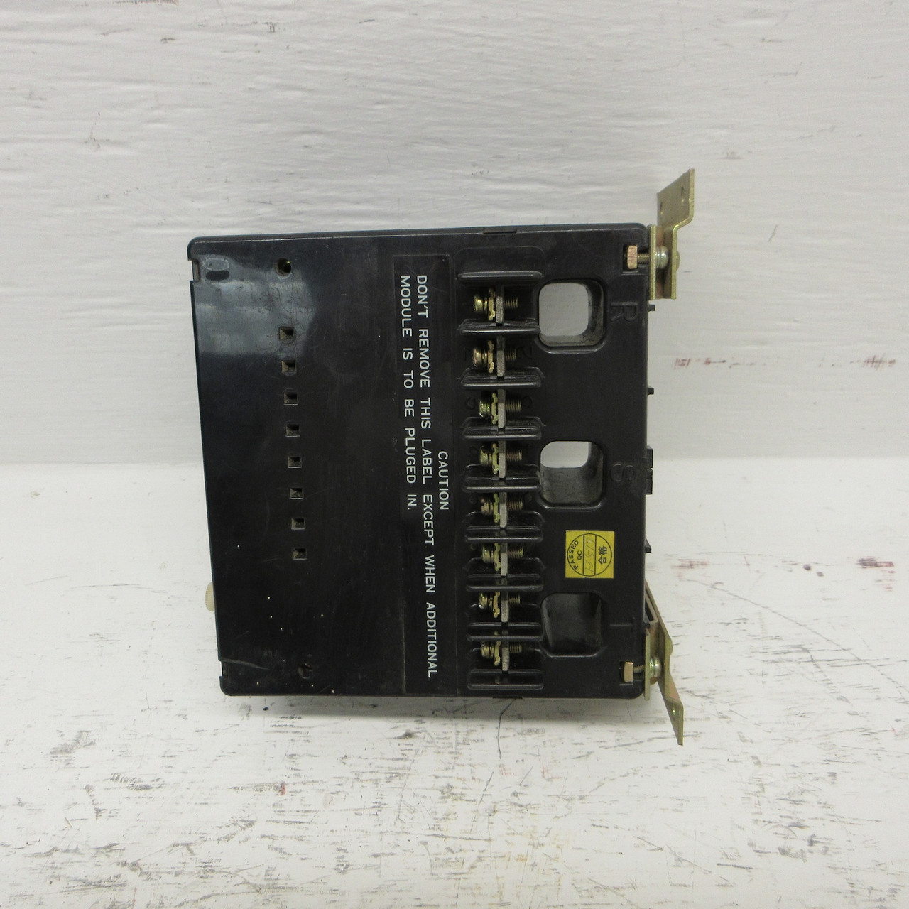 Toshiba Corporation RC810-HP3YU 2E Relay 110AT 100-120/200-240VAC Relay Socket (AH0833-1)