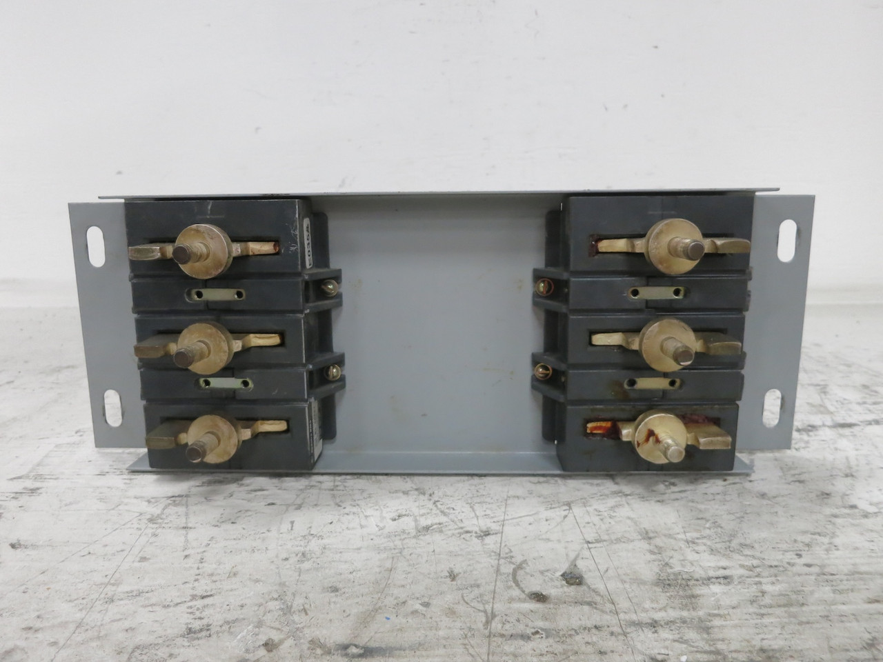 GE SGPC1 Spectra Plug-In Mounting Base SMP3 Plate for SG600 RMS 600A 600 Amp SLS (DW7733-11)