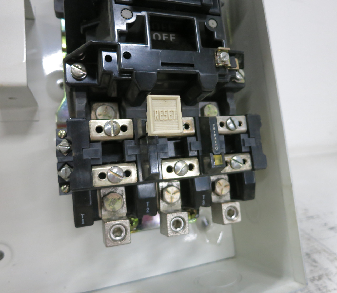 Allen Bradley 509-DAA Enclosed Size 3 Motor Starter 240V Coil 509-DOA 509-D0A (DW7735-1)