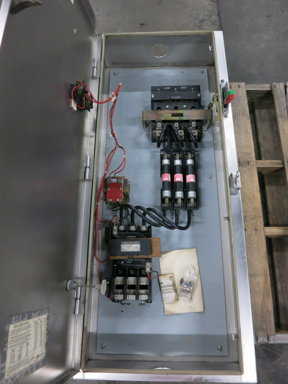 GE 100A Fusible Size 4 Motor Starter Combination Combo Box Stainless Type 4 Encl (DW7740-1)