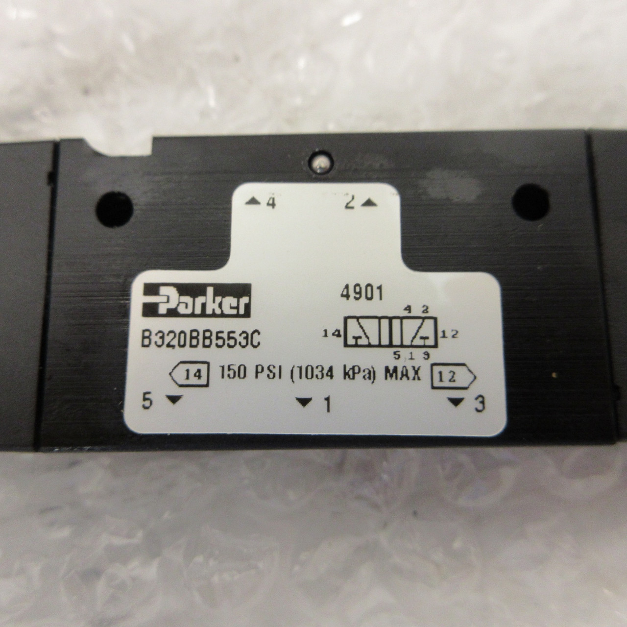 NEW Parker B320BB553C Double Solenoid 1/8" Valve B3 Series 4-Way 110/120VAC NIB (AH0853-1)