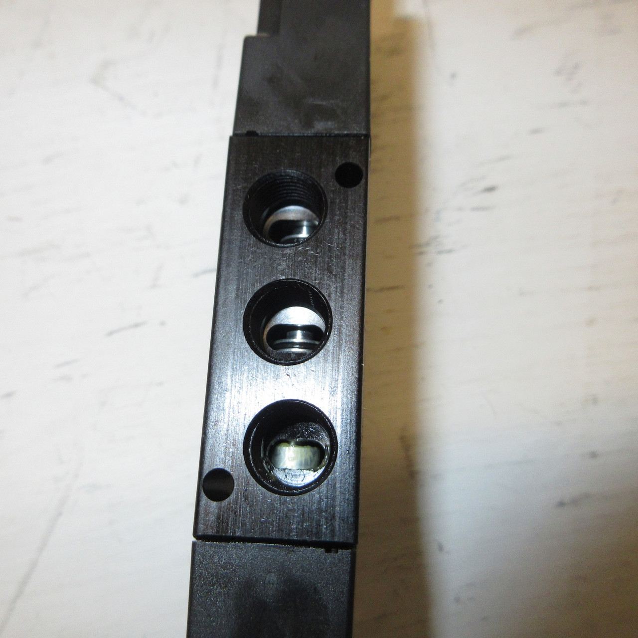 NEW Parker B320BB553C Double Solenoid 1/8" Valve B3 Series 4-Way 110/120VAC NIB (AH0853-1)