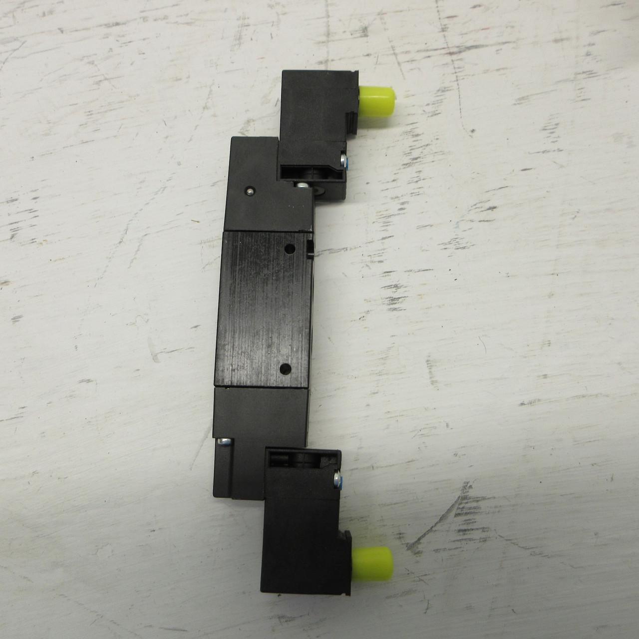 NEW Parker B320BB553C Double Solenoid 1/8" Valve B3 Series 4-Way 110/120VAC NIB (AH0853-1)