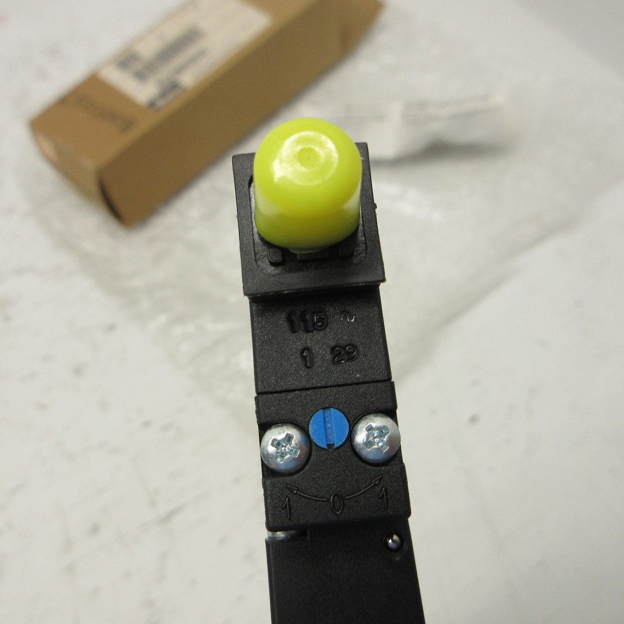 NEW Parker B320BB553C Double Solenoid 1/8" Valve B3 Series 4-Way 110/120VAC NIB (AH0853-1)