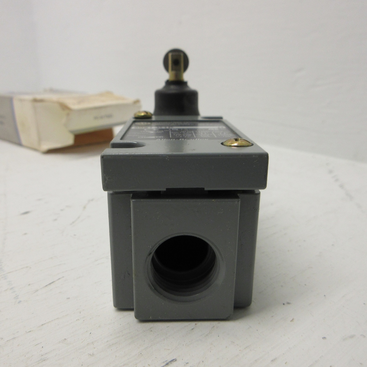 NEW Allen Bradley 802T-K1P Ser H Oil Tight Limit Switch Type 4 & 13 Plug-In NIB (AH0850-1)