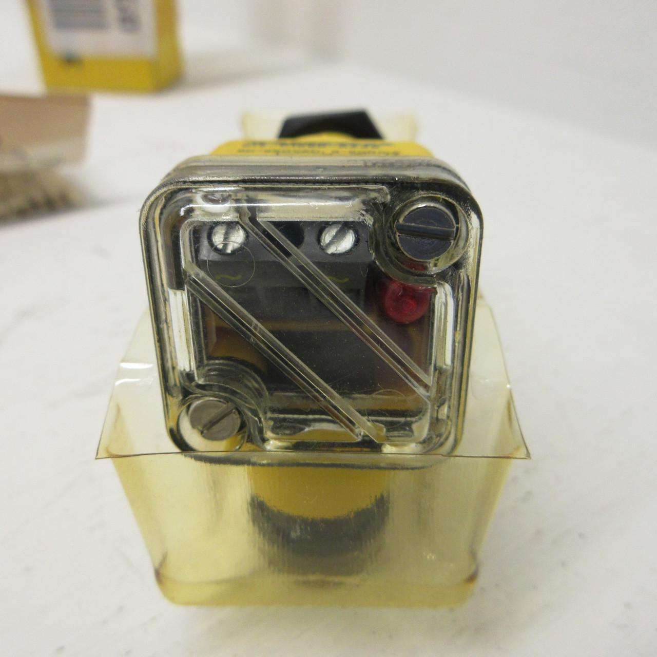 NEW Turck Bi5-P18SK-AZ3X Sensor Embeddable 5mm Range 20-250VAC 5-500mA 18mm NIB (AH0849-16)