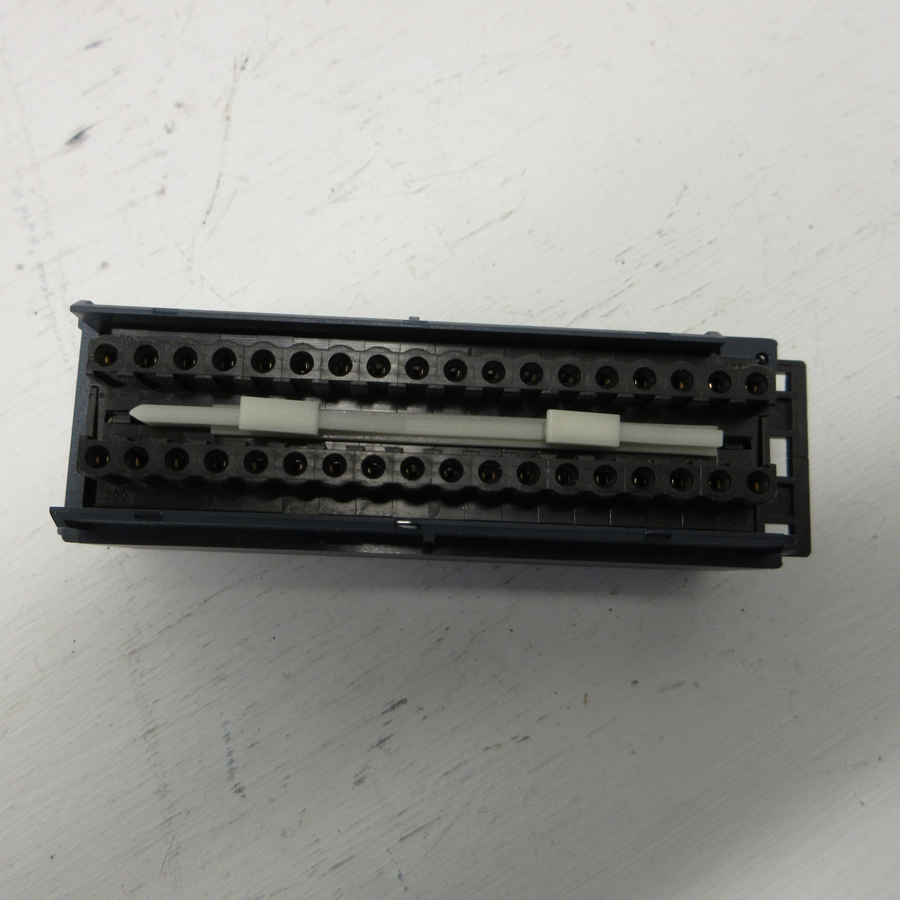 NEW GE Fanuc IC694TBB032A High Density Terminal Block Box Style NIB New In Box (AH0855-1)