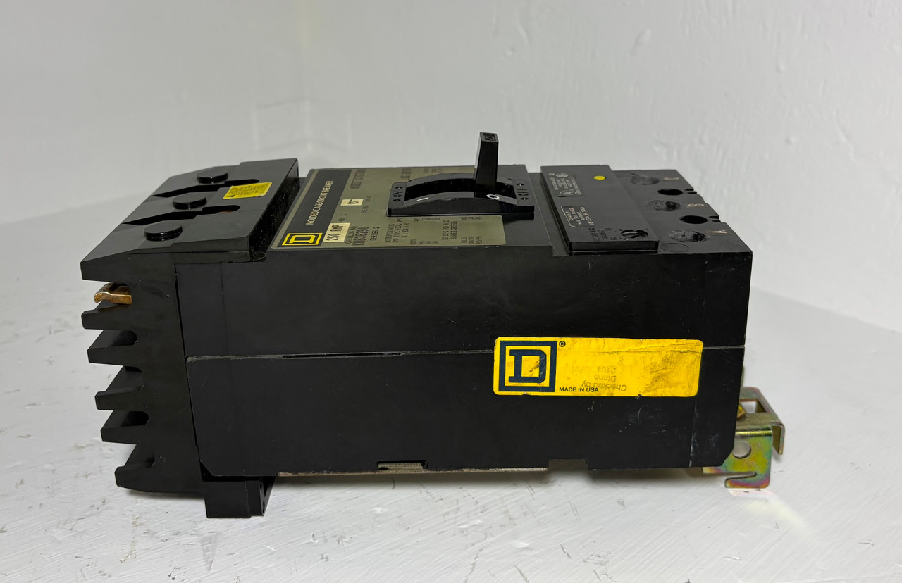 Square D I-Line KHB36250 250A Circuit Breaker 480/600V 3 Pole Type KAAB 250 Amp (EM5733-3)