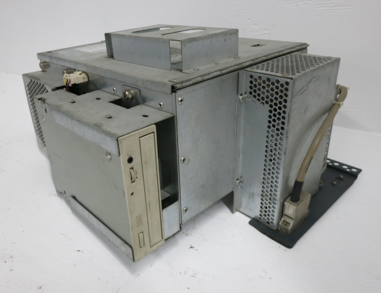 Kuka KC2 Servo Drive PLC Rack Robot Control Computer Art Nr 00115489 K-C2 64 MB (DW7767-2)