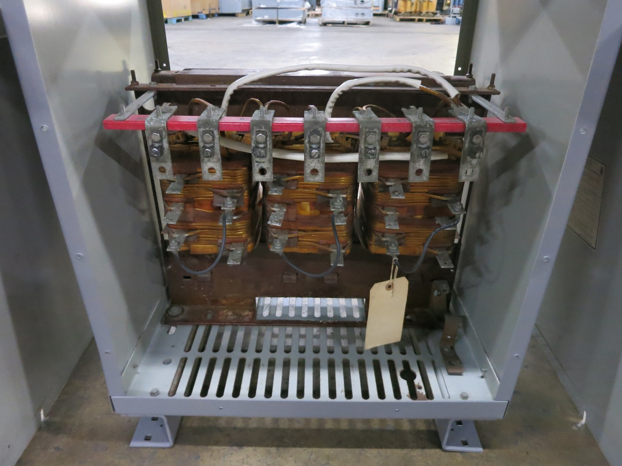 GE 20 kVA 575 Delta to 230Y/133 V 3PH Dry Type Transformer 575V - 230 V (DW7774-1)