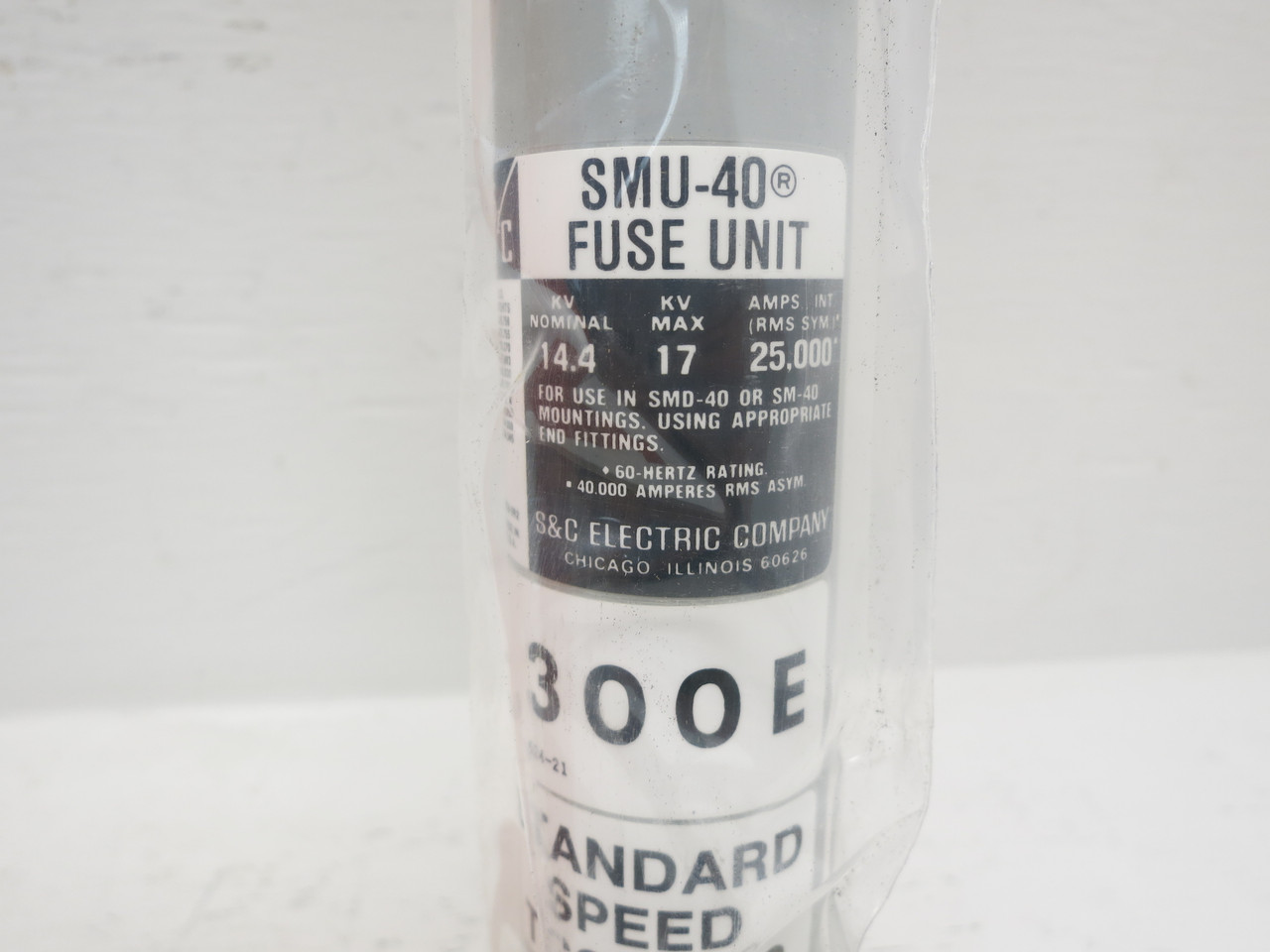 NEW S&C 822300 SMU-40 Power Fuse 300E Amp 14.4 kV SMU40 300A 17kV SMD-40 (DW7780-5)