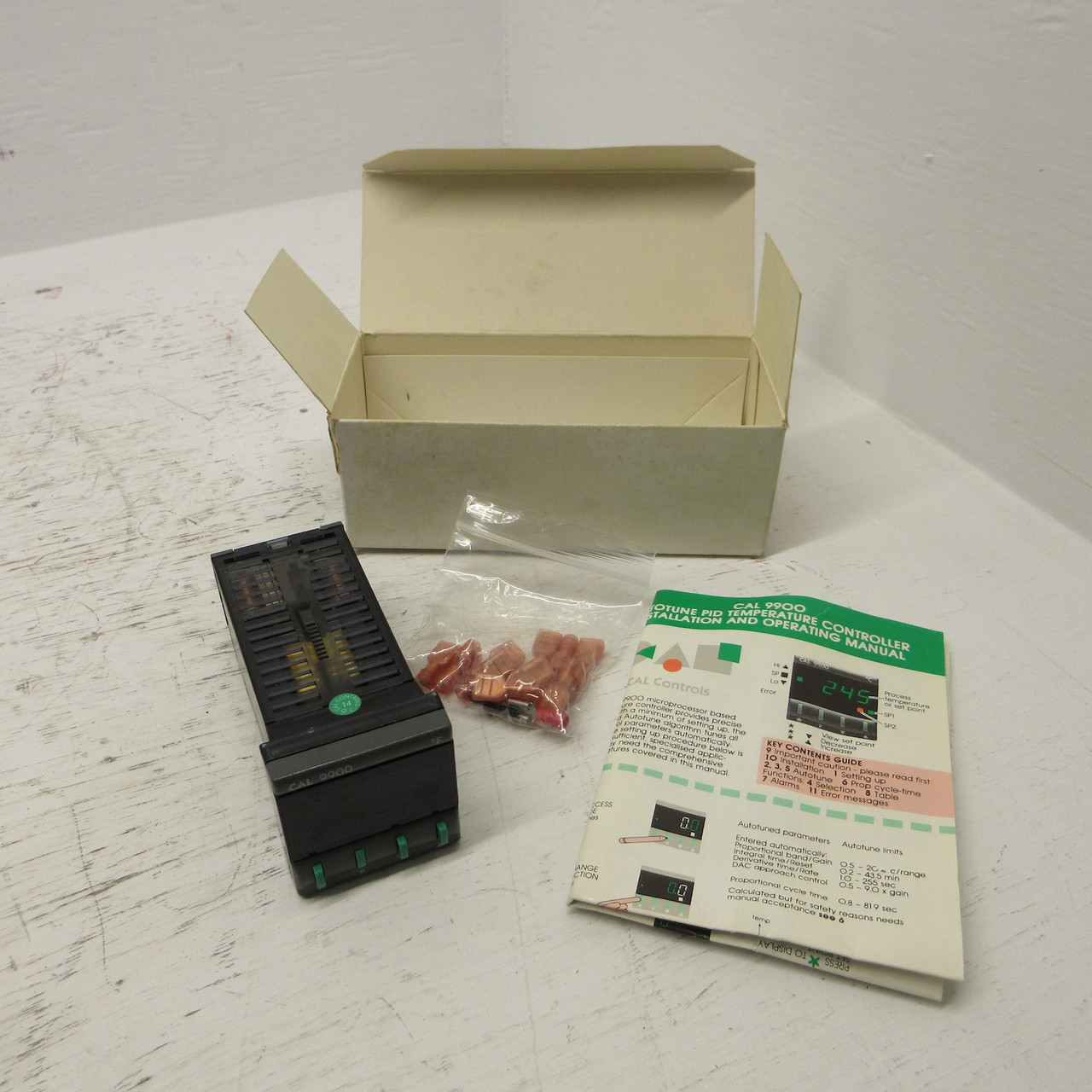 NEW CAL Controls 9900 Temperature Controller 230V CAL 9900 9900A 11 Pin NIB (AH0865-1)