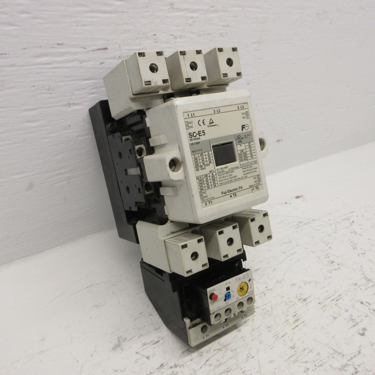 Image of Fuji Electric SC-E5 SE105AA Starter 150A 75HP 24V Coil w/ TK-E5 65-95A Overload