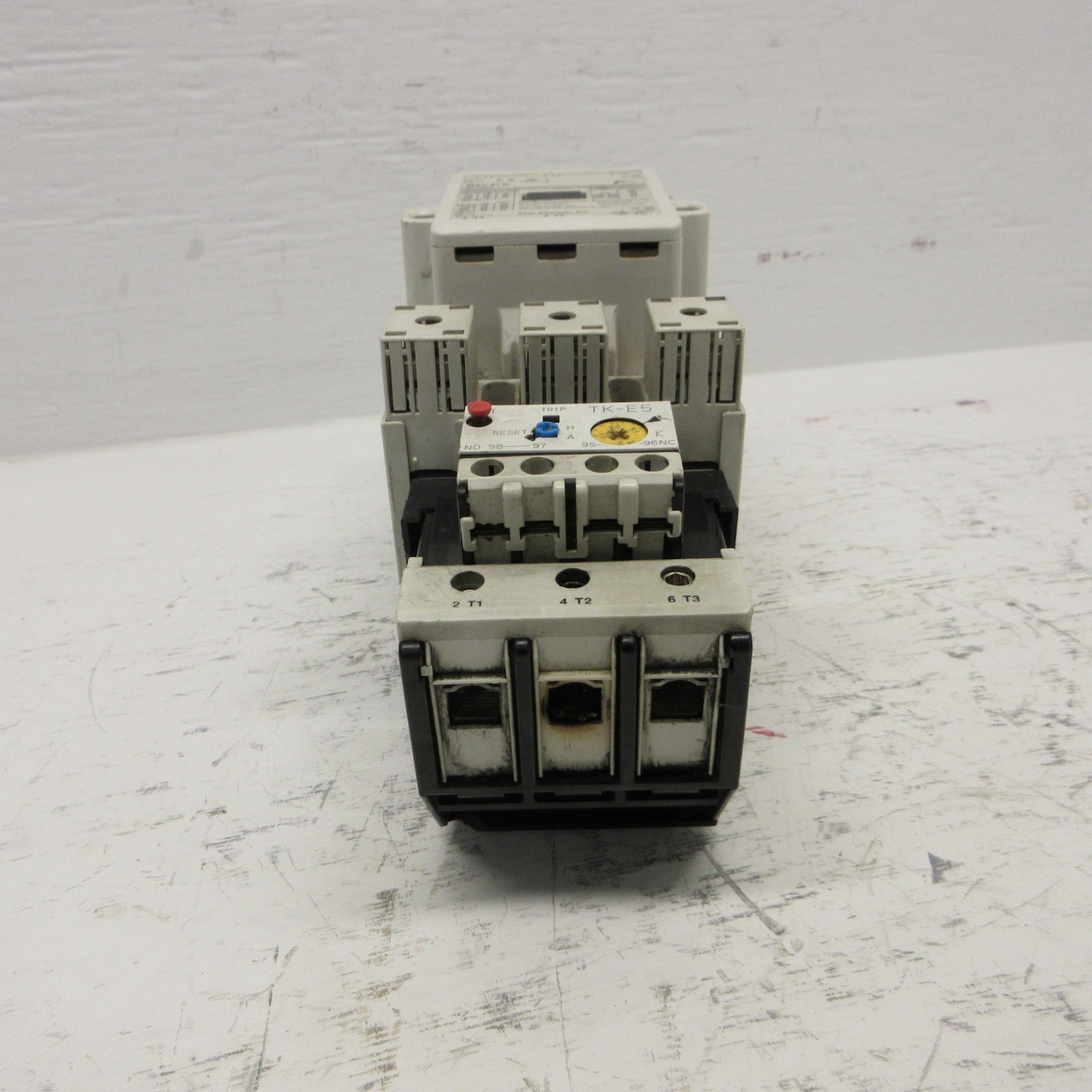 Fuji Electric SC-E5 SE105AA Starter 150A 75HP 24V Coil w/ TK-E5 65-95A Overload (AH0877-1)