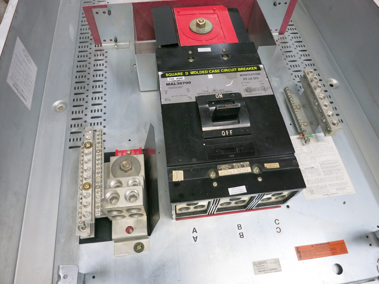 Square D 700A I-Line Main Breaker Panel Board 3PH 4W 700 Amp MAL36700 240/120 (DW7799-1)