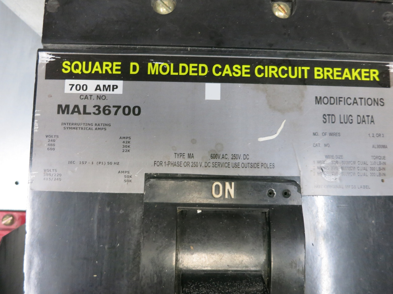 Square D 700A I-Line Main Breaker Panel Board 3PH 4W 700 Amp MAL36700 240/120 (DW7799-1)