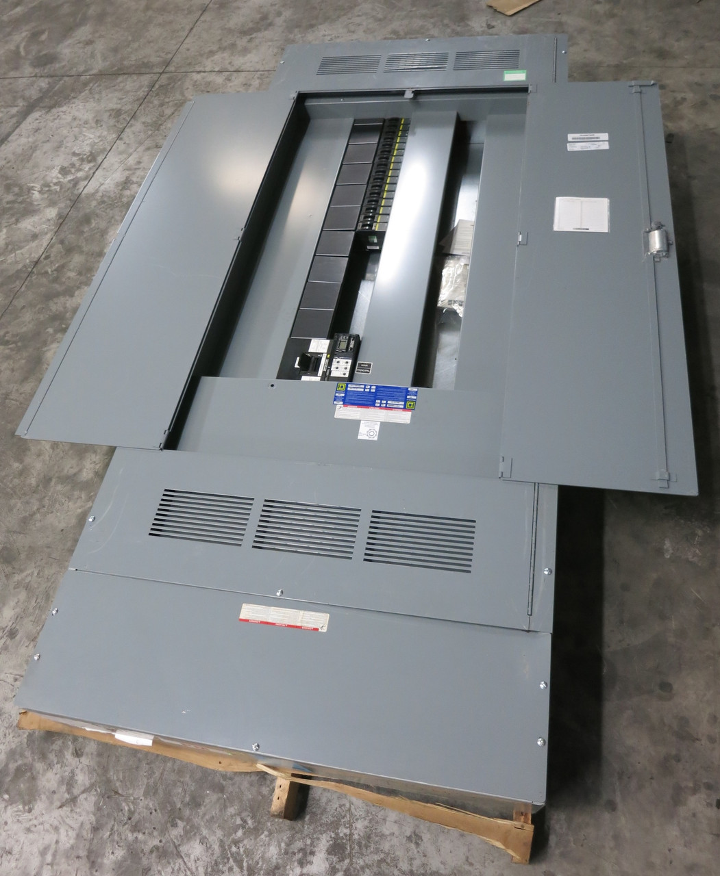 NEW Square D 400A HCP Main Breaker I-Line Panel Board 3PH 4W 208Y/120 400 Amp (DW7798-1)