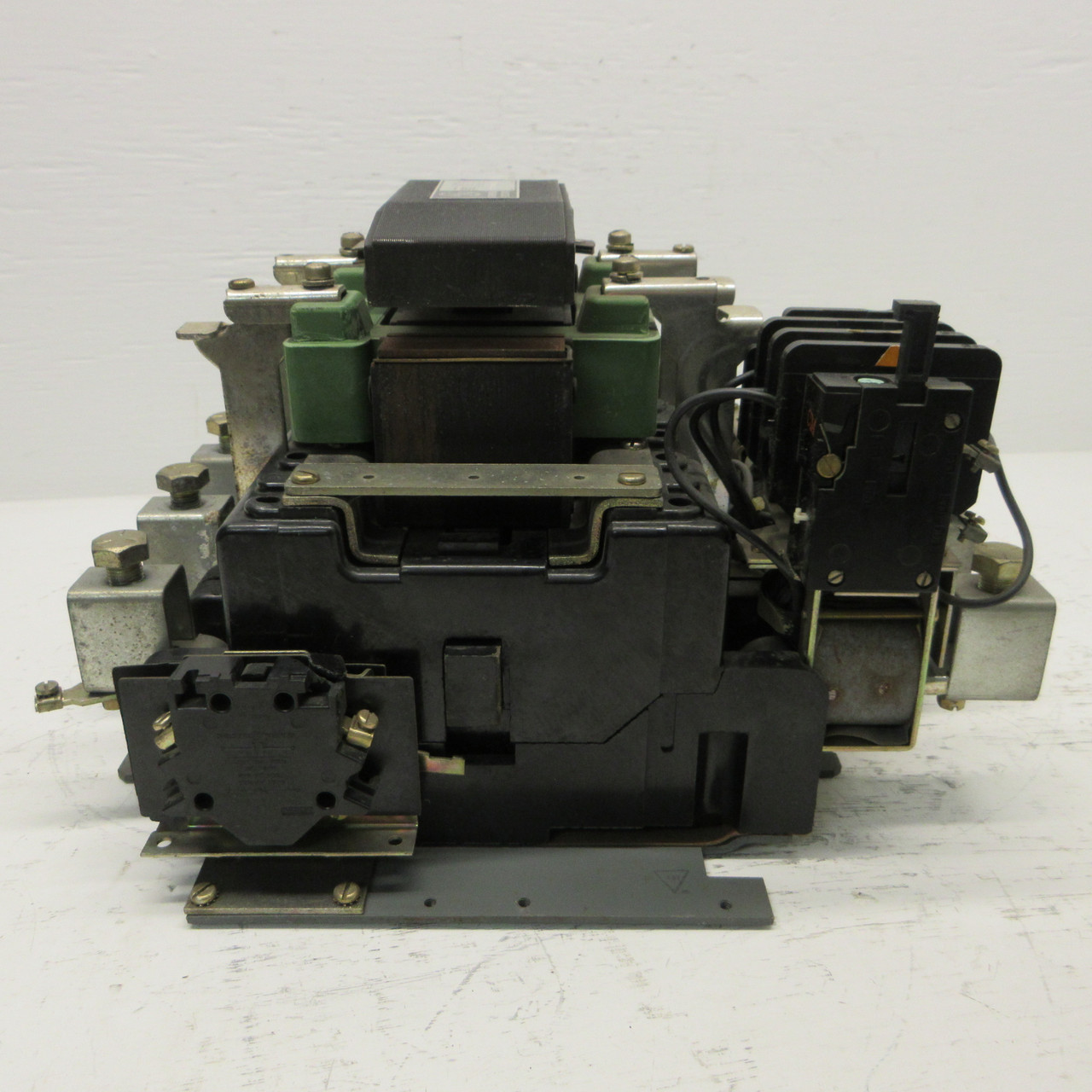 GE CR206G100AGA Size 5 Motor Starter 200HP 270A 480/600VAC 575V Coil 55-501493G5 (AH0884-1)