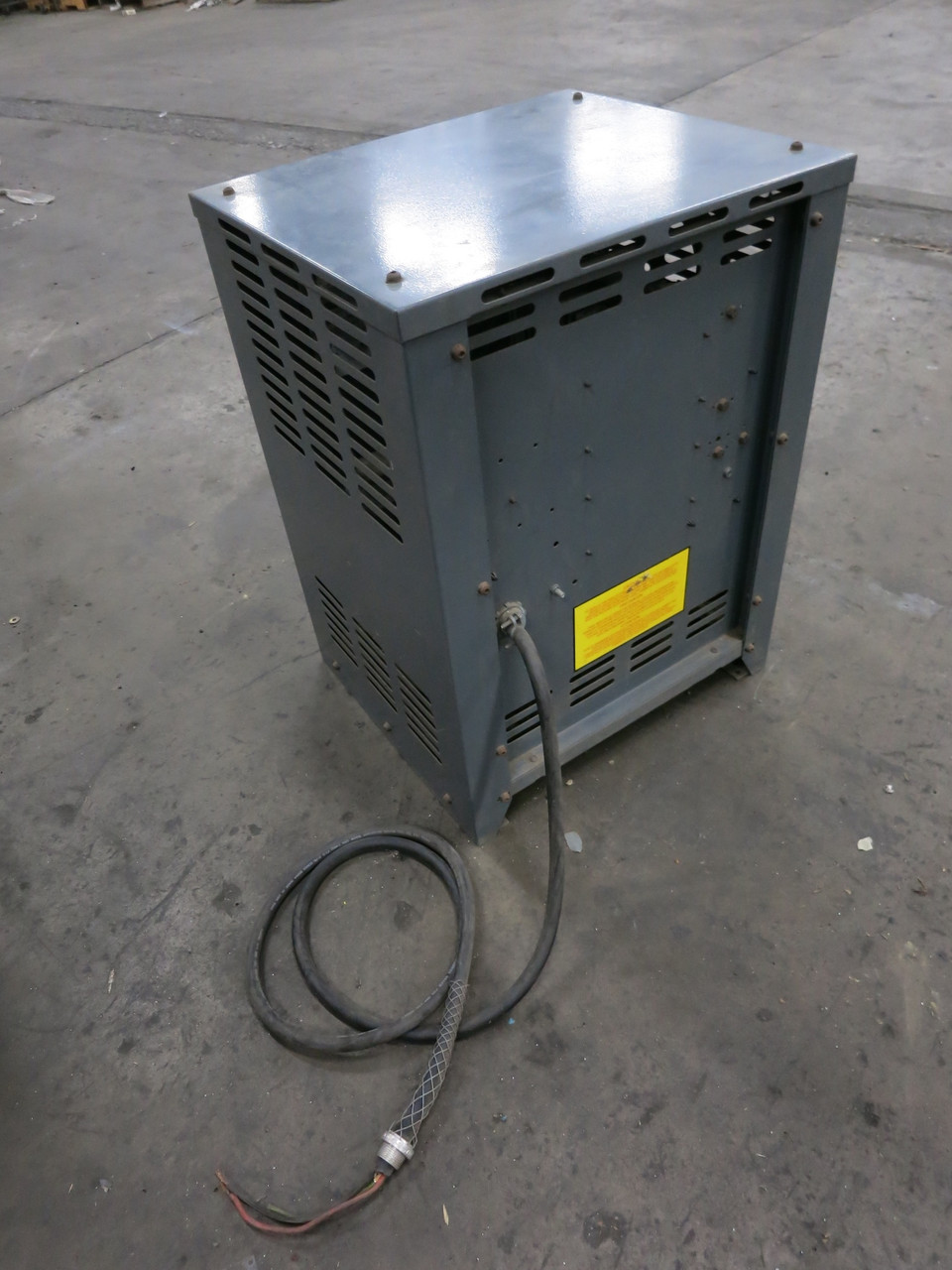 Exide SCR 200 GNR Battery Charger 208/240/480V 1PH - 24 VDC 12 Cell 865 AH 24V (DW7802-1)