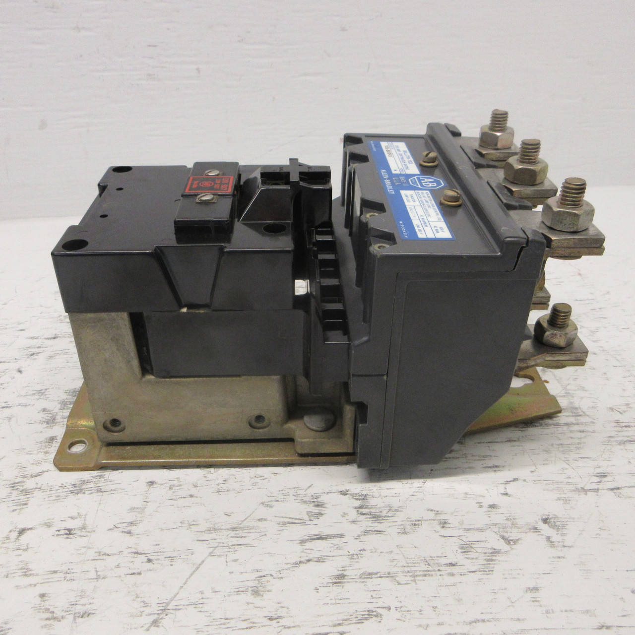 Allen Bradley 702L-EOD93 Lighting Contactor 200A 600VAC 3P 120V Coil 702L-E0D93 (AH0894-2)