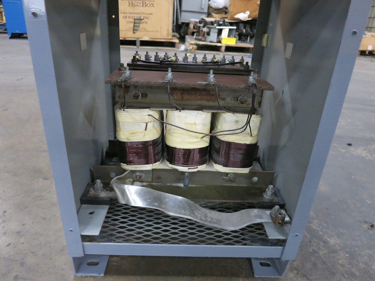 Hitran 6 kVA 460 Delta to 460Y/266 V 3PH Isolation Dry Type Transformer 460V (DW7804-1)