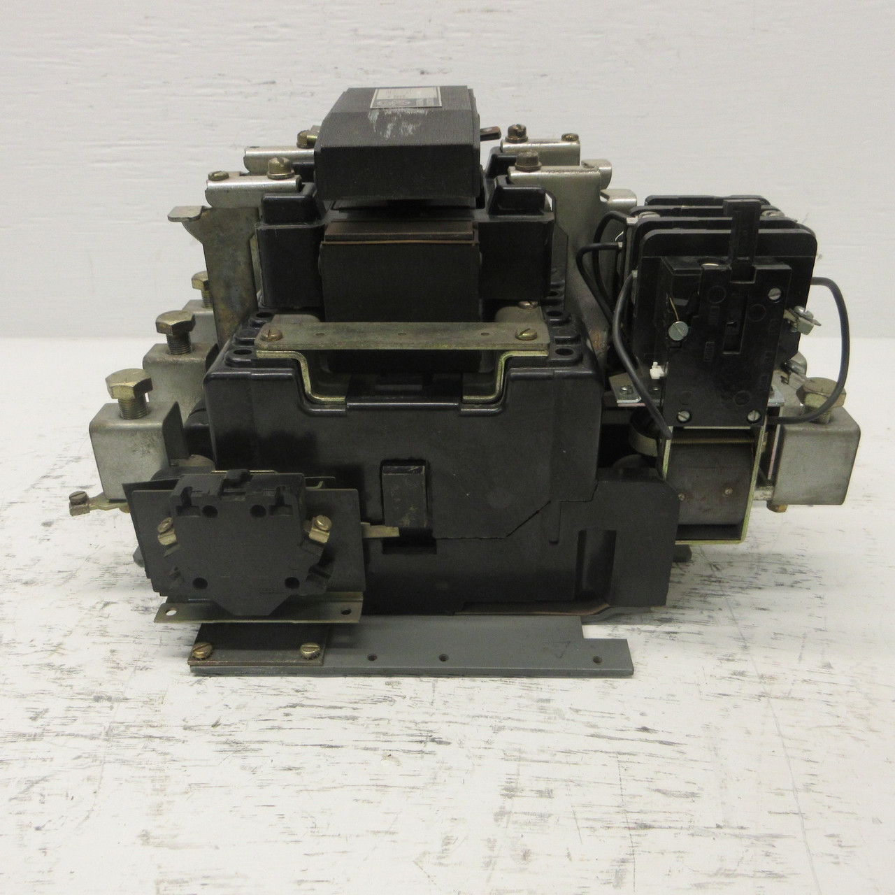 GE CR206G100AGA Size 5 Motor Starter 200HP 270A 480/600V 480V Coil 55-501493G004 (AH0900-1)