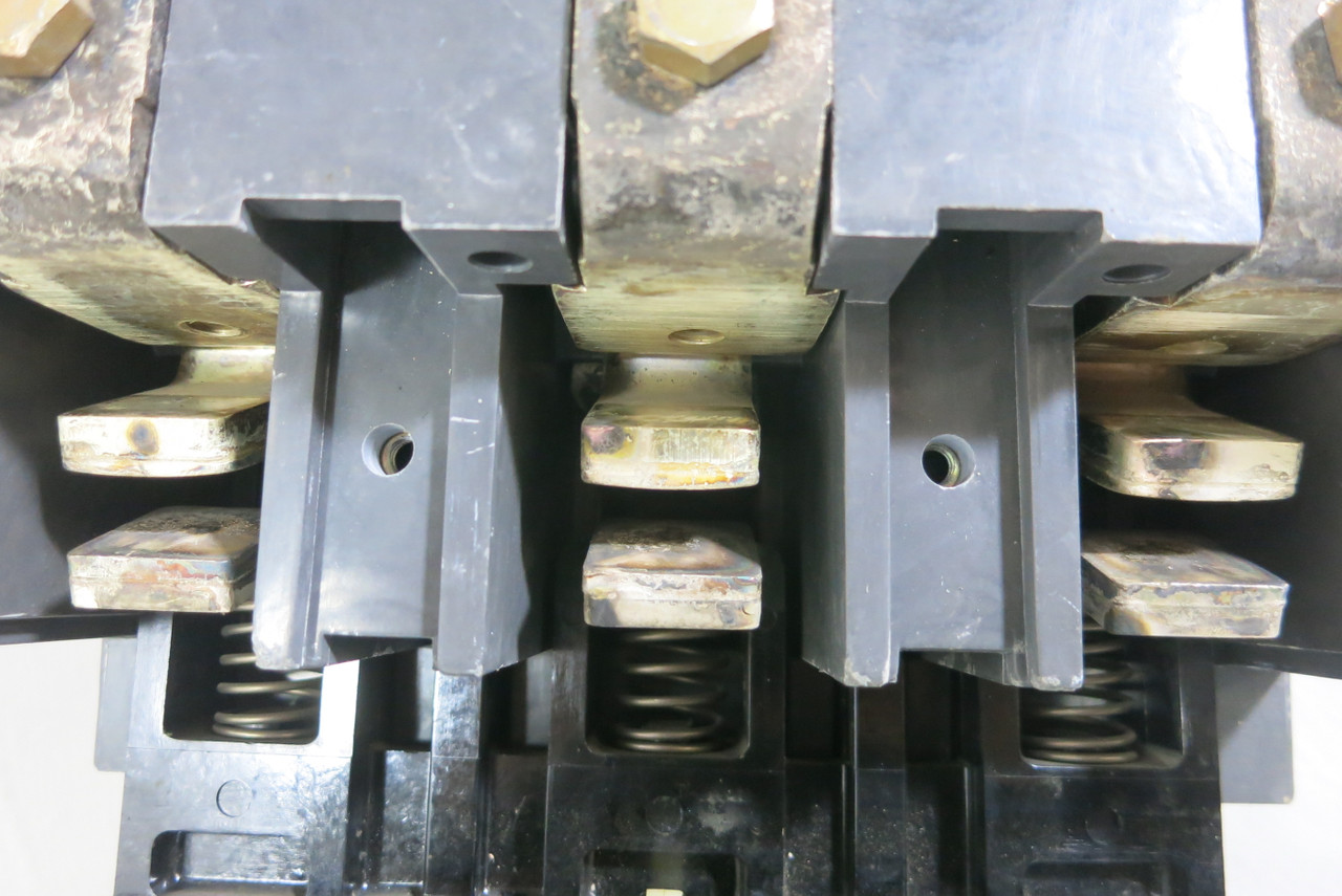 Allen Bradley 709-FOD103 Size 5 Starter 200HP 120V Coil 3PH X-241563 CTs no lugs (AH0902-4)