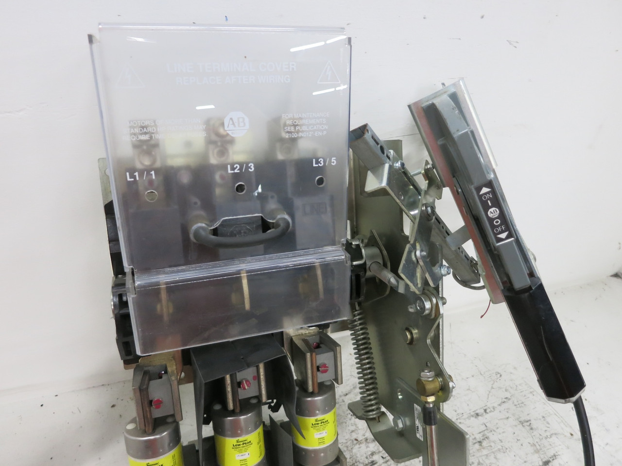 Allen Bradley 1494V-FS400 400A Fusible Disconnect Cable Handle 1494C-CM9 400 Amp (DW7820-1)