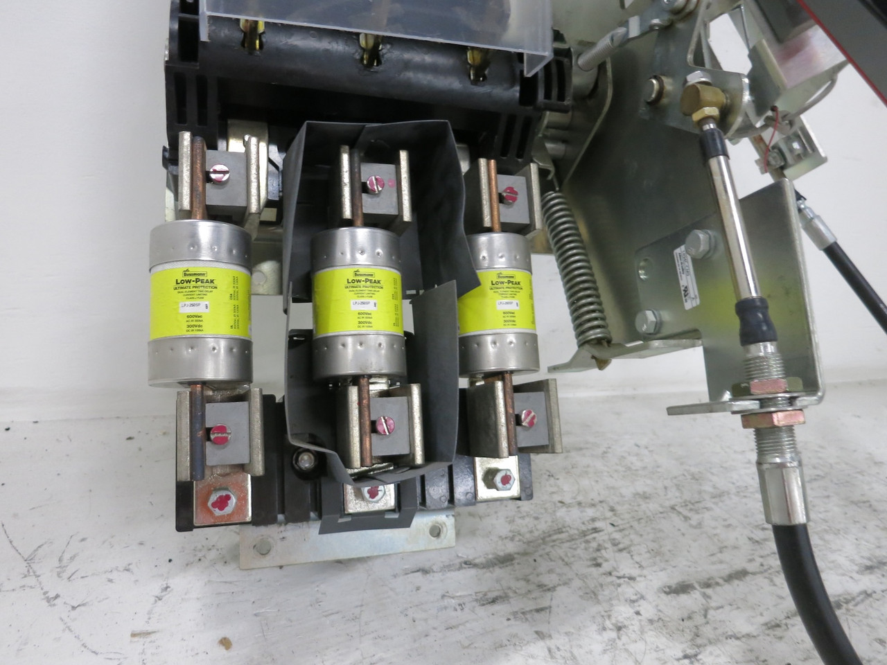 Allen Bradley 1494V-FS400 400A Fusible Disconnect Cable Handle 1494C-CM9 400 Amp (DW7820-1)