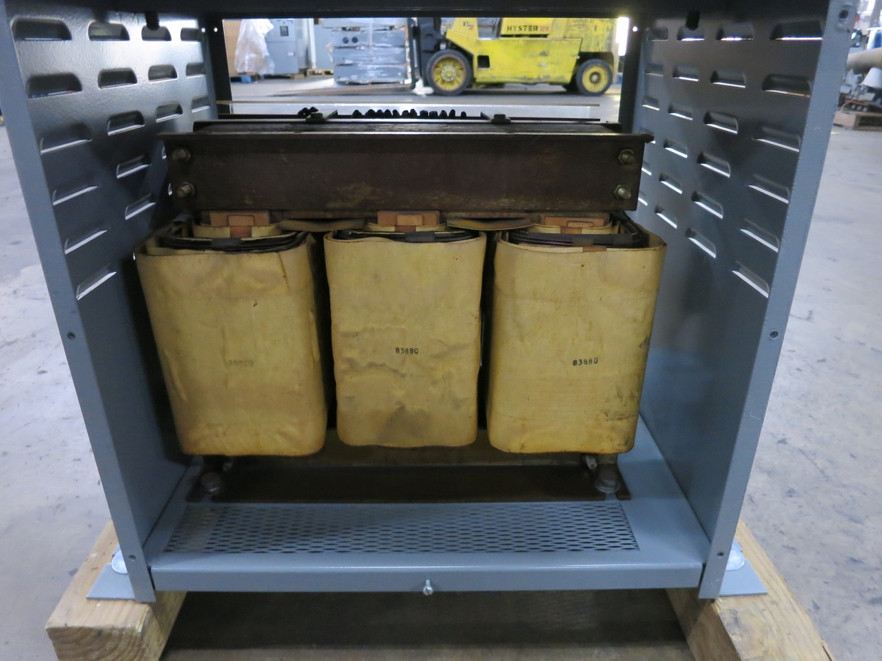 Shape Magnetronics 23.8 kVA 210-480V to 230Y-180Y V 3PH Transformer 480 / 240 (DW7817-1)