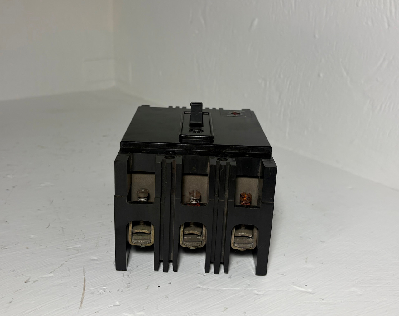 Westinghouse 2606D95G30 25A AB De-Ion Circuit Breaker 480/600V 3P 32-80A 25 Amp (EM5755-1)