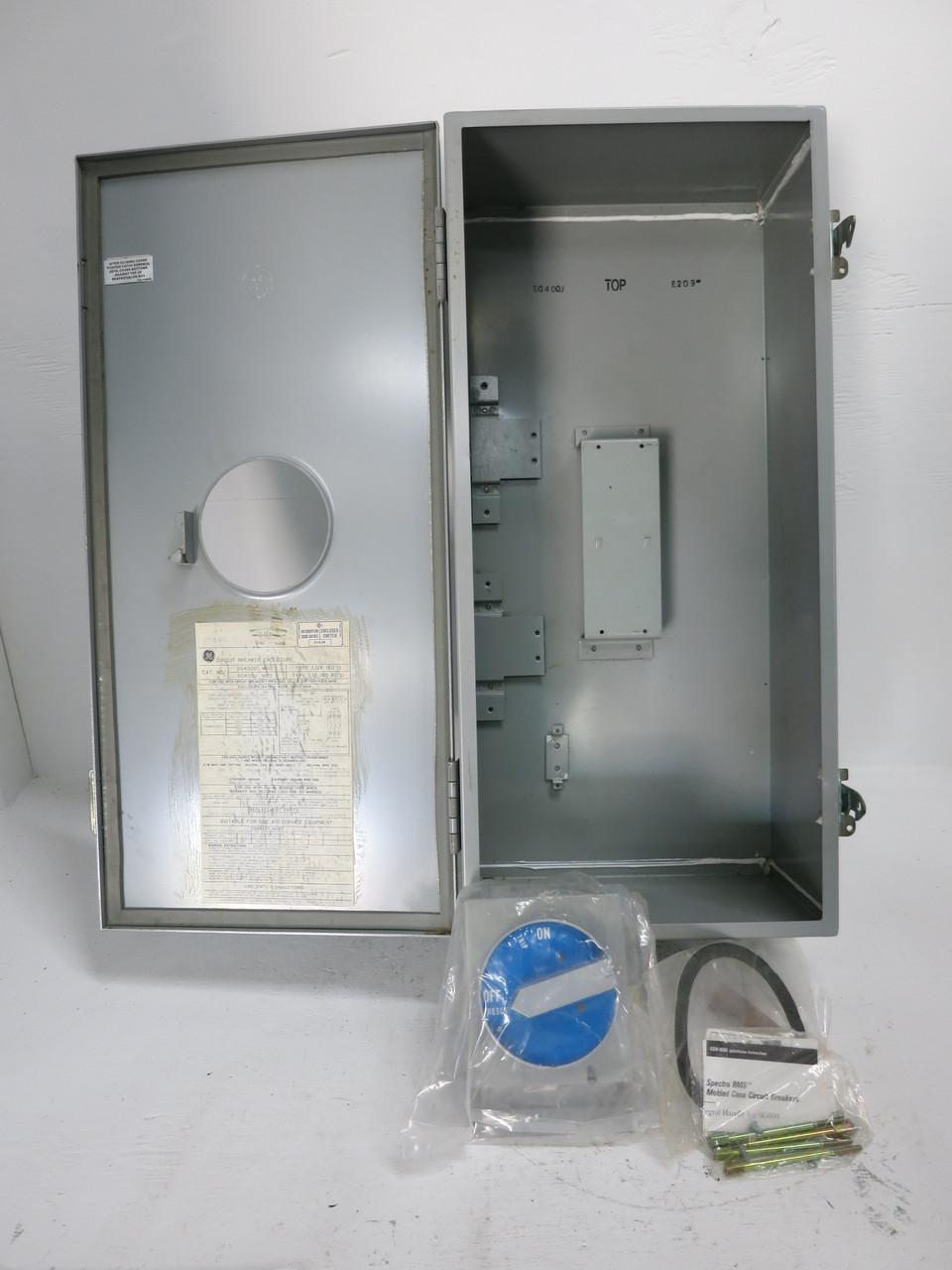 NEW GE SG400J 400A Circuit Breaker Enclosure SGR1 Handle Type 12 400 Amp SG400-J (DW7831-1)