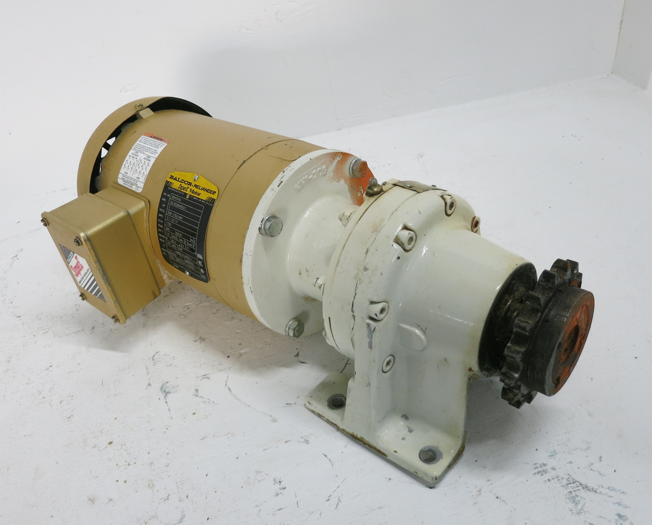 Baldor VEM3546 1 HP AC Motor w/ Kice CNHXS Gear Reducer Speed Ratio 29 832 in/lb (DW7827-1)