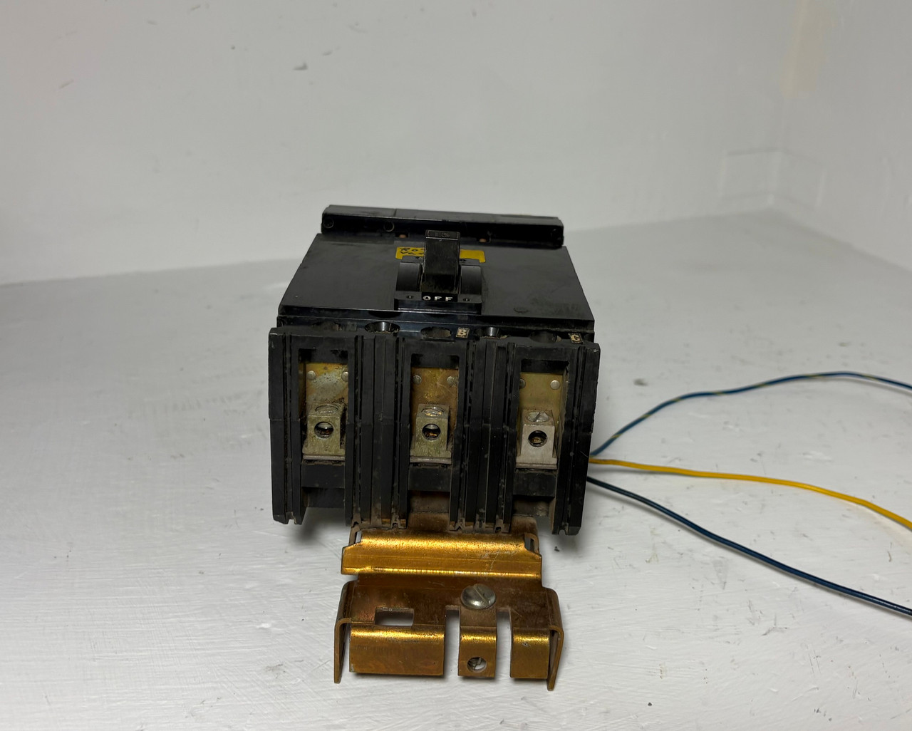 Square D I-Line FA360151212 15A Circuit Breaker Black w/ Aux 600V 3P FA 15 Amp (EM5760-2)