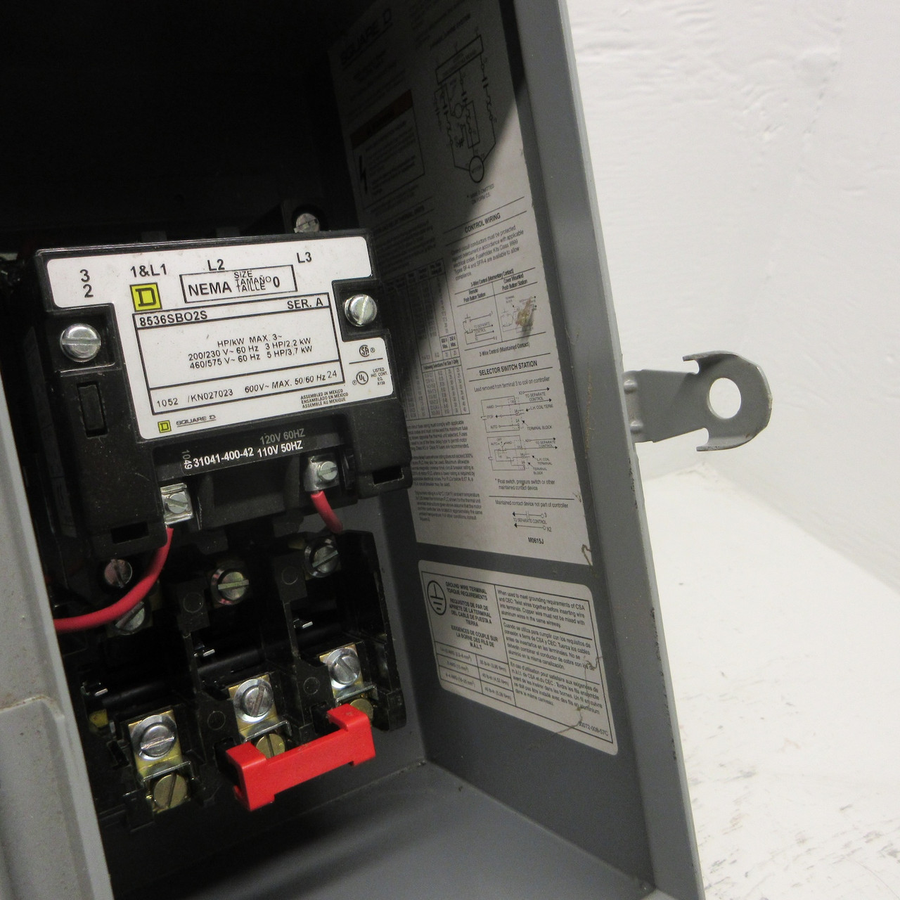 NEW Square D 8536SBA2V02S Starter Enclosure Type 12/3R w/ 8536SBO2S (NO RESET) (AH0917-1)