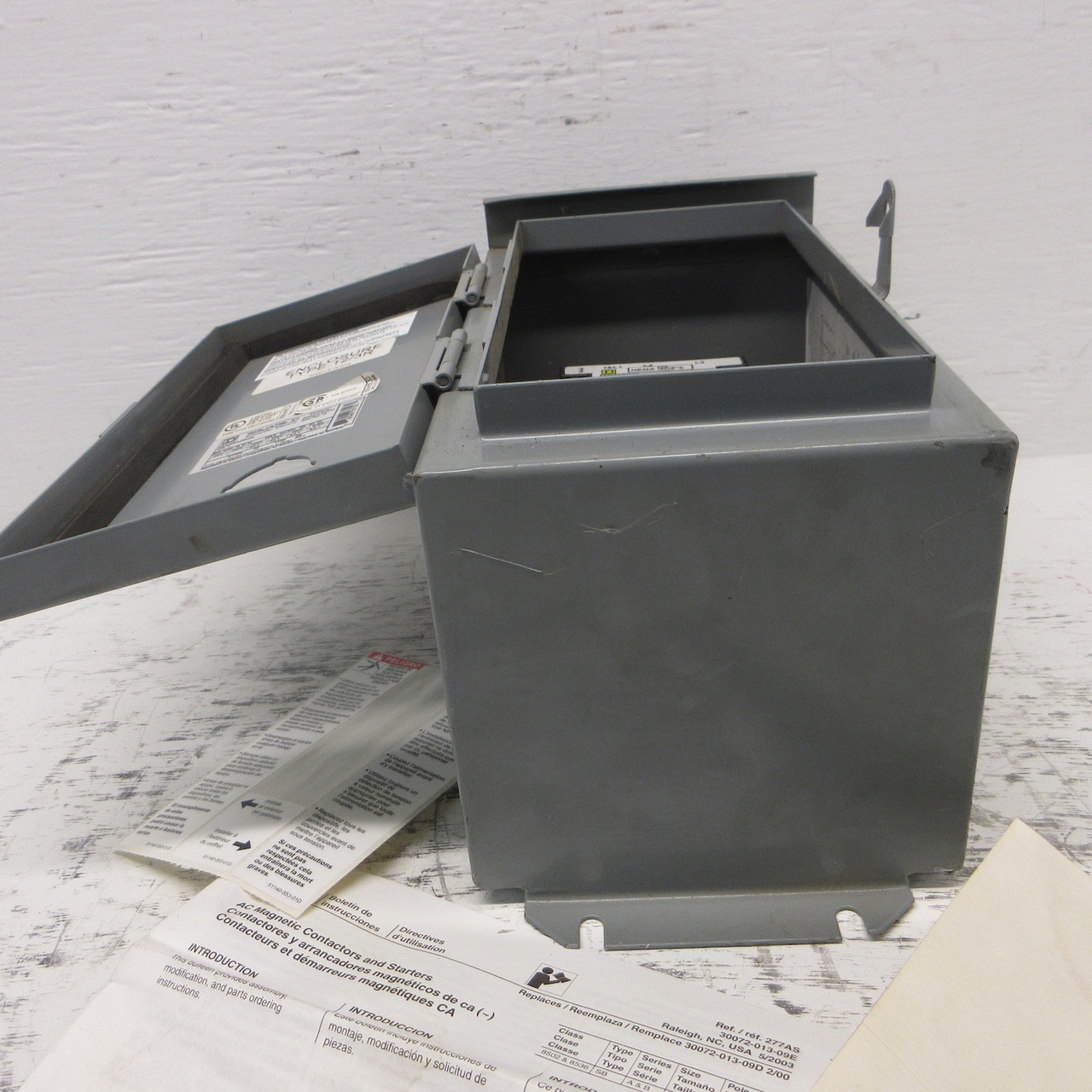 NEW Square D 8536SBA2V02S Starter Enclosure Type 12/3R w/ 8536SBO2S (NO RESET) (AH0917-1)