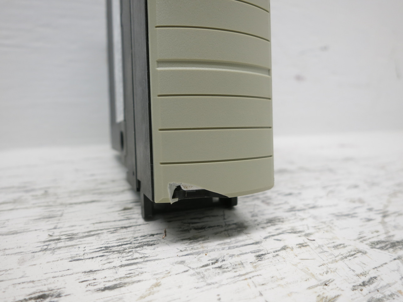 Allen Bradley 1756-IA16 Ser A Rev E01 FW 2.4 AC Input Module ControlLogix PLC (DW7851-1)