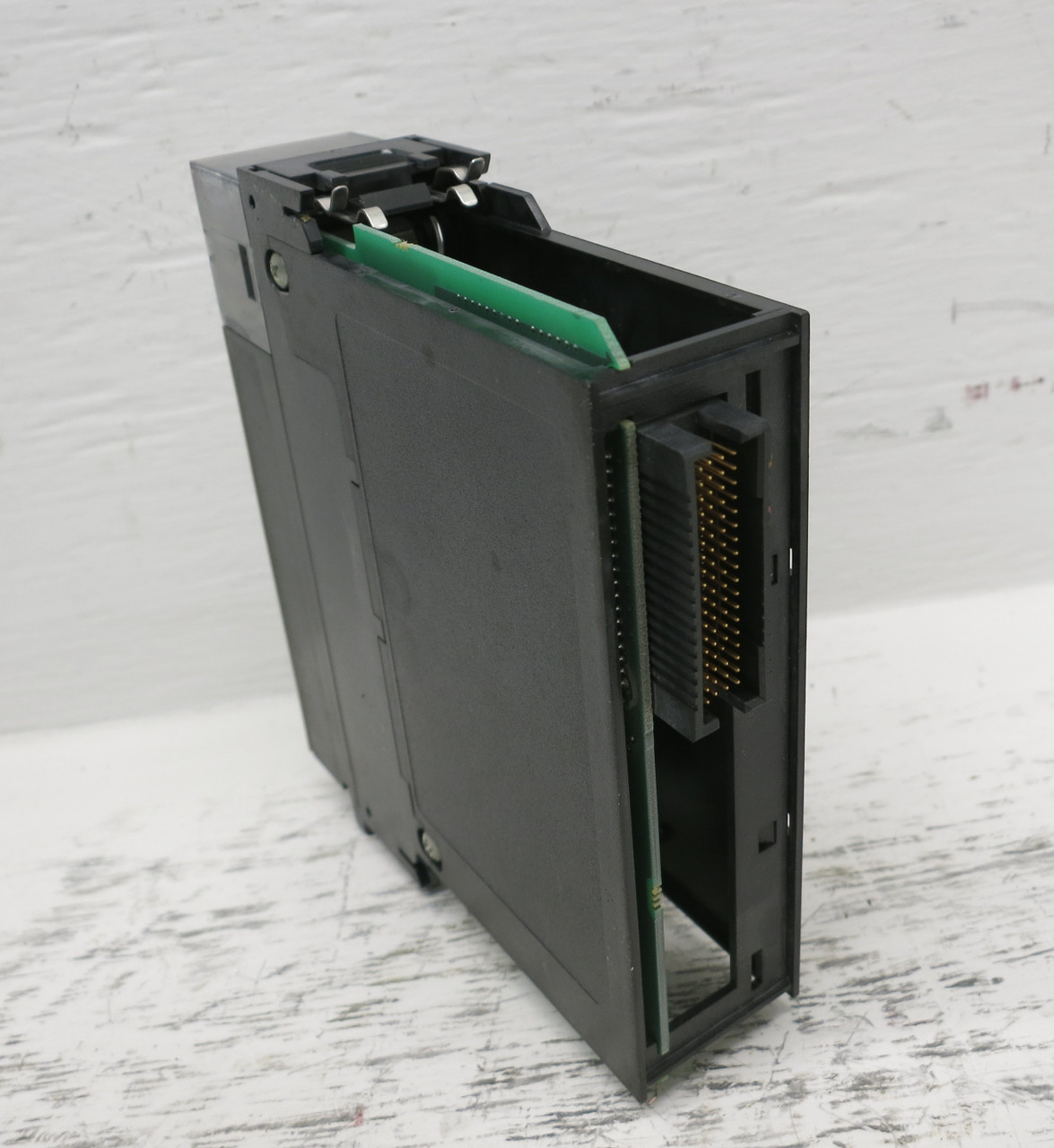 Allen Bradley 1756-IA16 Ser A Rev E01 FW 2.4 AC Input Module ControlLogix PLC (DW7851-1)