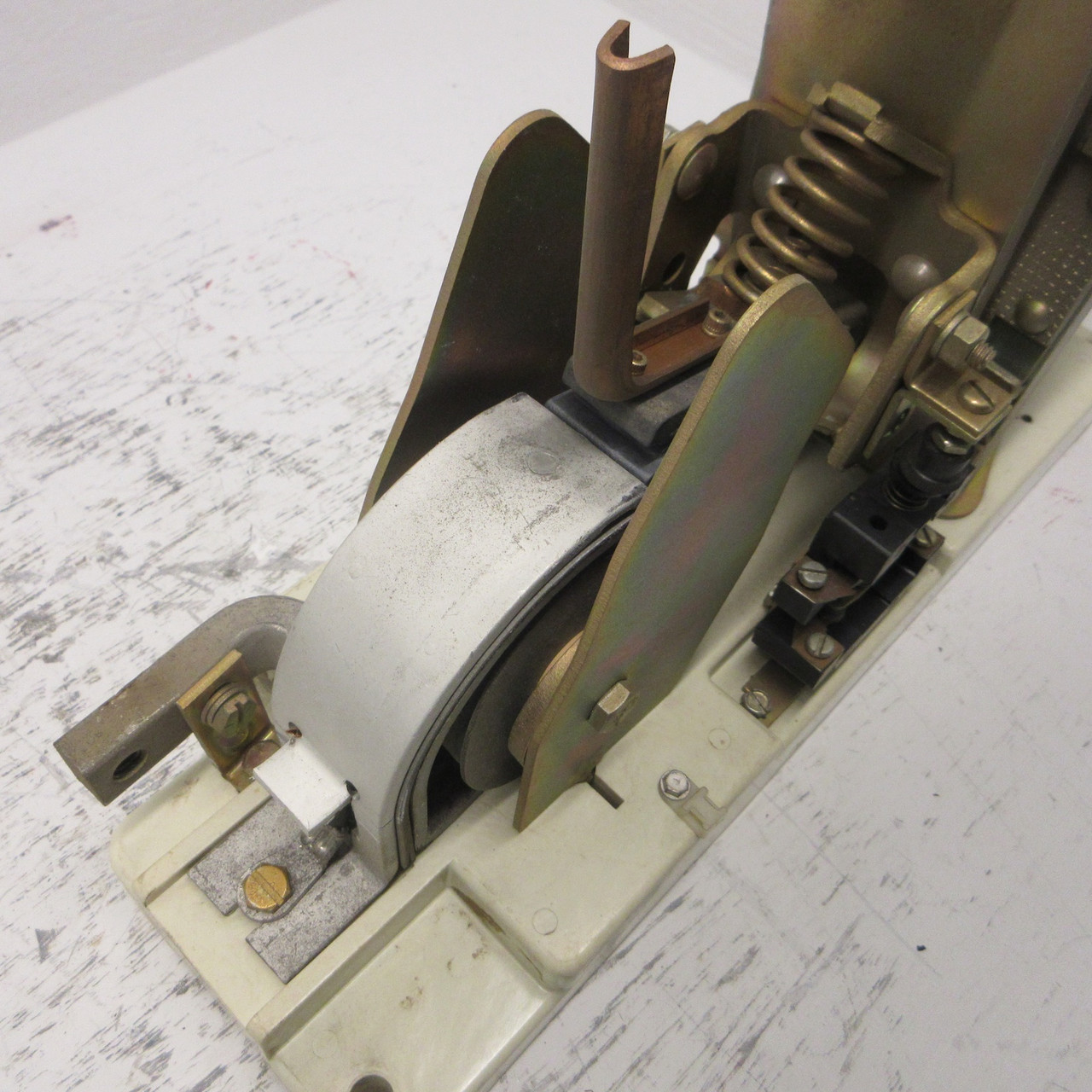 General Electric IC2800-EA600A16L DC Contactor 600 Amp 600V IC2800EA600A16L 600A (AH0915-1)