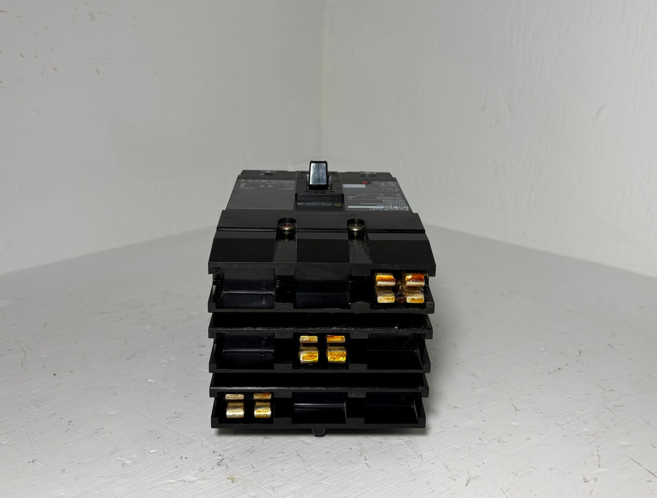 Square D I-Line QBA32225 225A PowerPact Circuit Breaker 240V 3P Type QB 225 Amp (EM5765-2)