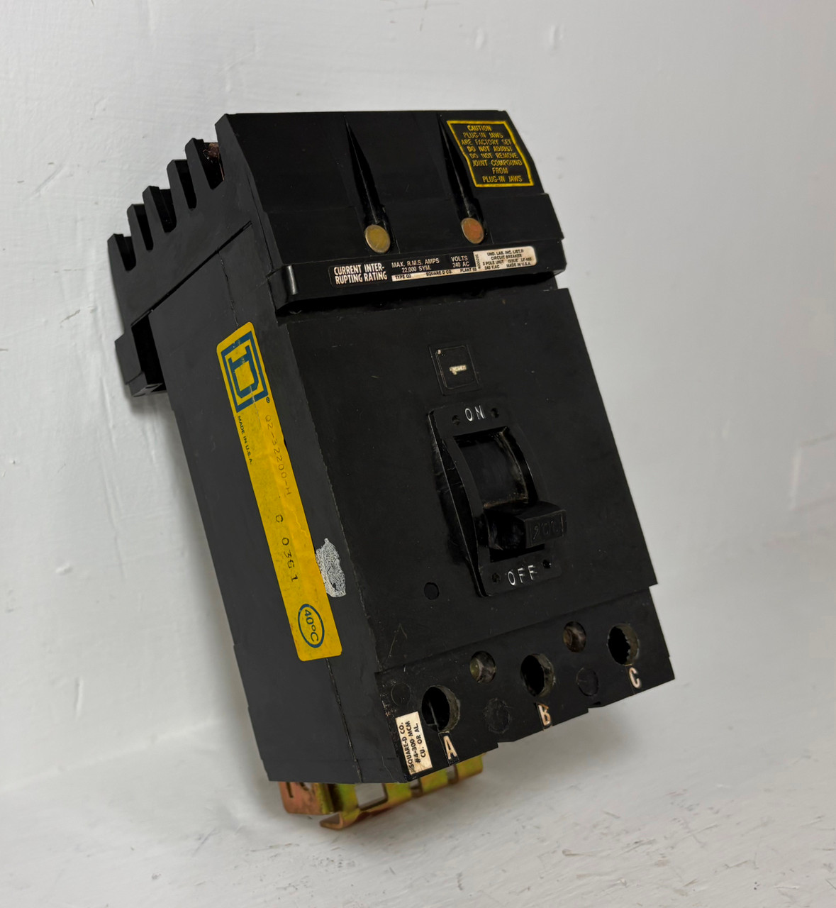 Square D I-Line Q232200H 200A Circuit Breaker 240 VAC 3 Pole Type Q2 200 Amp (EM5766-1)