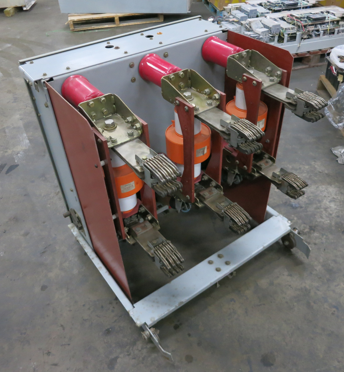 Siemens 15-GMI-500-1200-37 1200A 15kV Vacuum Circuit Breaker 1200 Amp VS-10006 (DW7855-1)