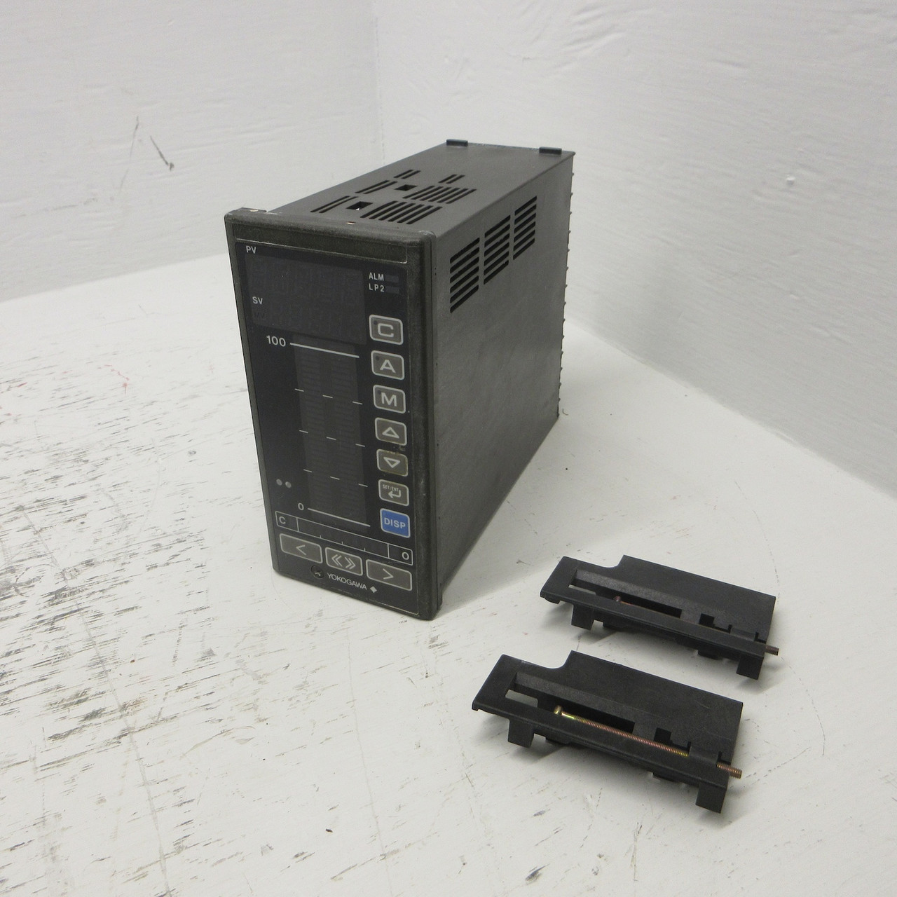 Image of Yokogawa US1000-00/A10 Temperature Controller (Style S3) 100-240VAC US1000 25VA